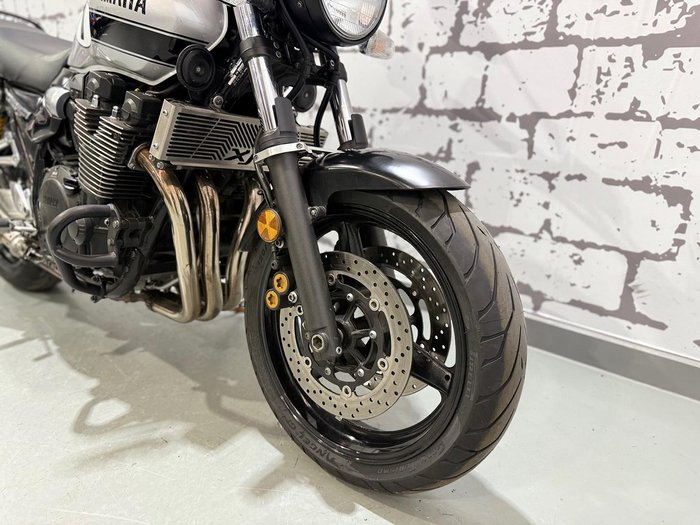 2016 Yamaha XJR1300 XJR Silver
