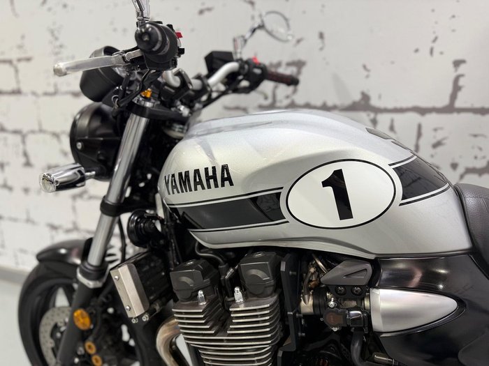 2016 Yamaha XJR1300 XJR Silver
