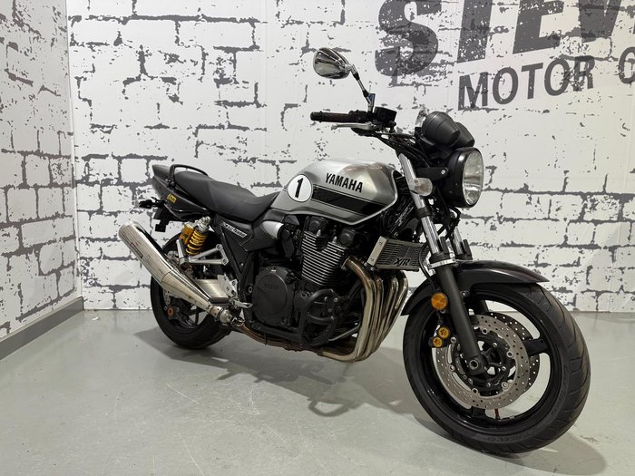 2016 Yamaha XJR1300 XJR Silver
