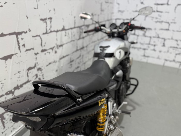 2016 Yamaha XJR1300 XJR Silver