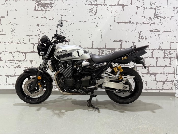 2016 Yamaha XJR1300 XJR Silver