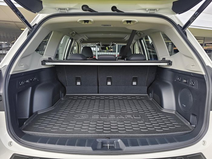 2025 Subaru Forester 2.5i-S S5 MY24 AWD Crystal White