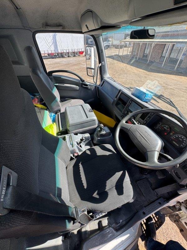 2013 Isuzu Fsr 850 Curtain Side Truck