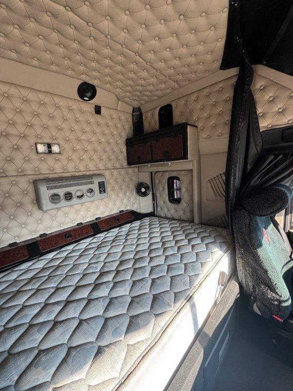 2018 Kenworth K200 Big Cab Prime Mover