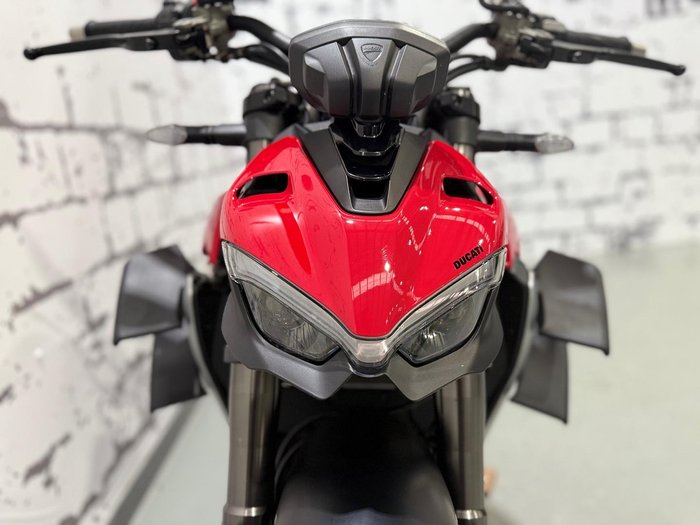 2023 Ducati Streetfighter V2 Streetfighter Red