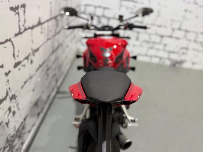 2023 Ducati Streetfighter V2 Streetfighter Red