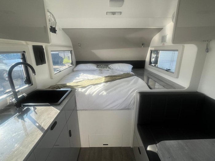 2025 JB Caravans Gator Hybrid 16' Full Off Road