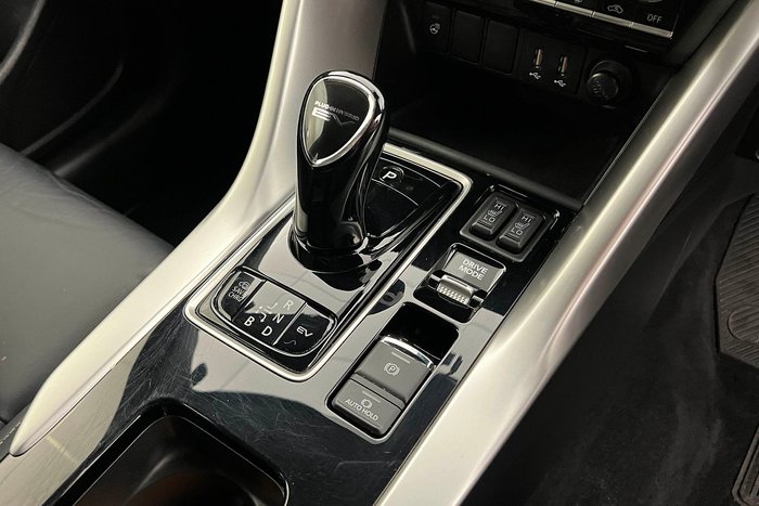 2022 Mitsubishi Eclipse Cross PHEV Exceed