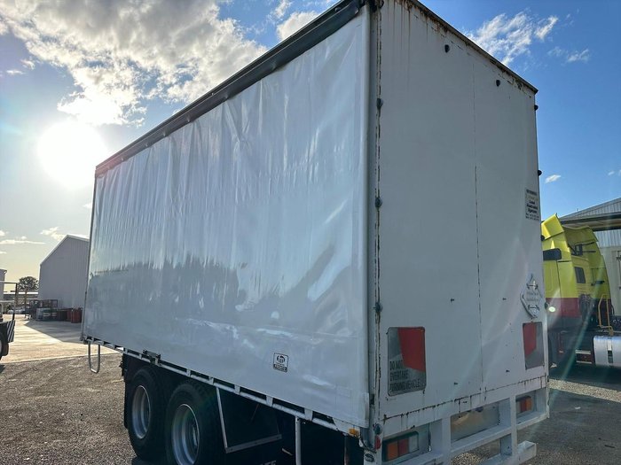 1999 Custom Dtm Bogie Pig Trailer