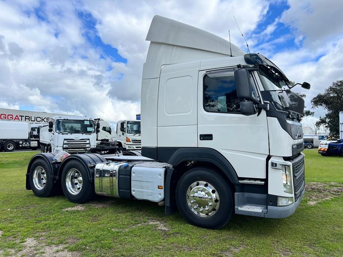 2021 Volvo Fm460