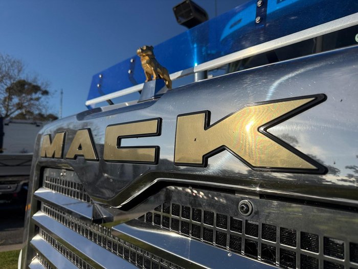 2021 Mack Trident