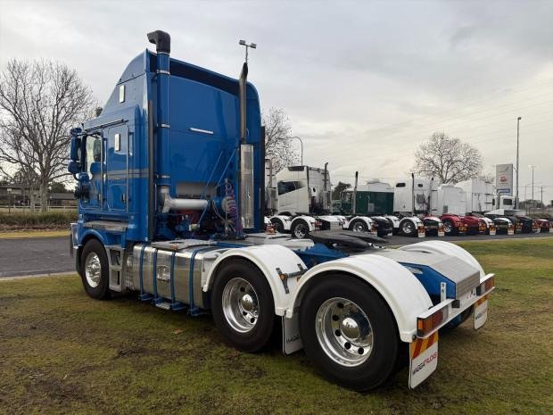 2022 Kenworth K200