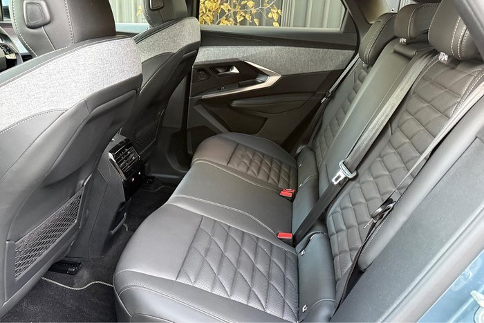 2024 Peugeot 3008 GT Premium Hybrid