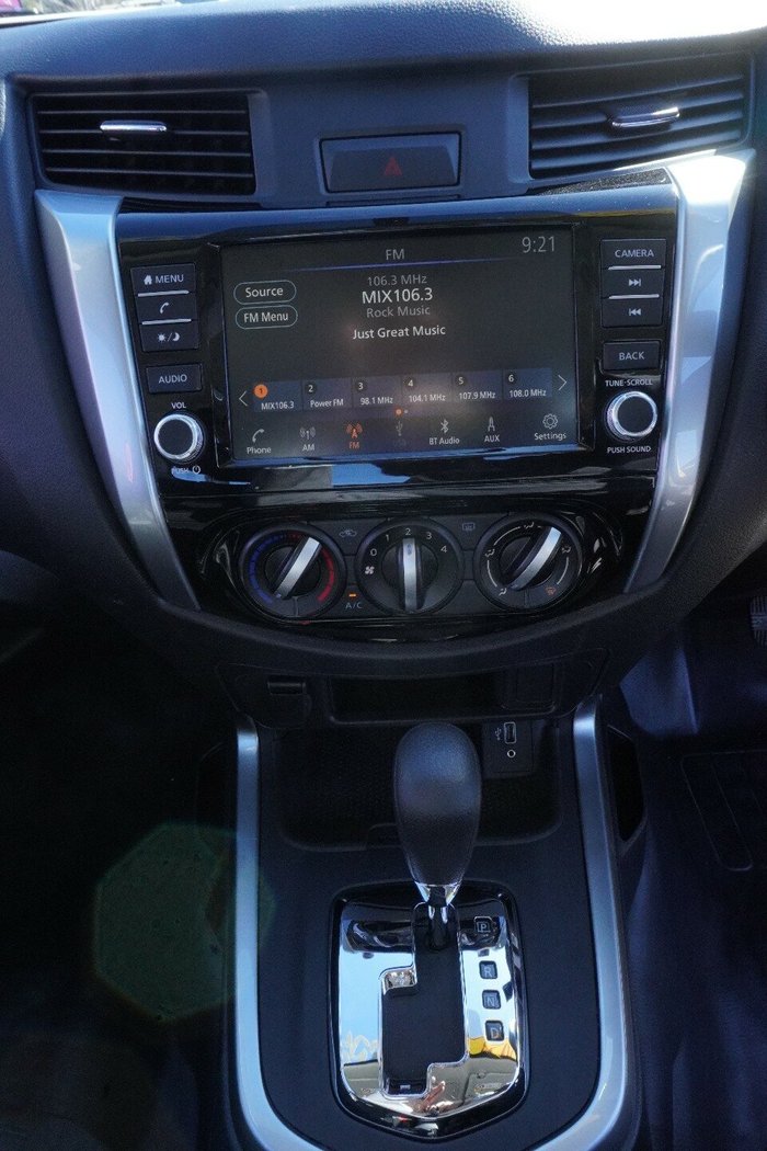 2023 Nissan Navara SL