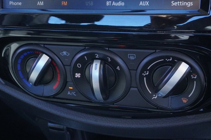 2023 Nissan Navara SL