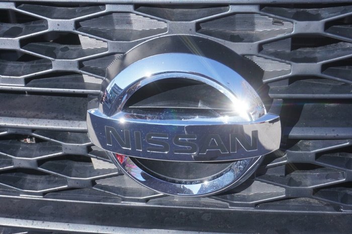 2023 Nissan Navara SL