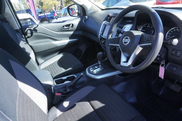 2023 Nissan Navara SL