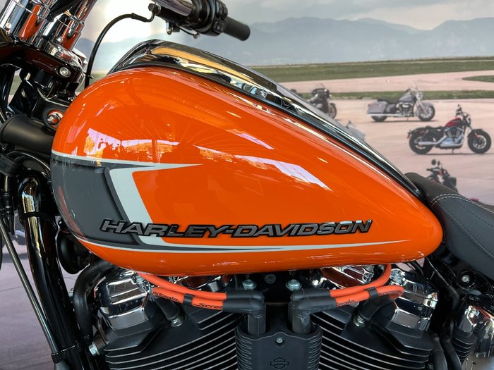 2023 Harley-davidson FXBR BREAKOUT (117) BAJA ORANGE