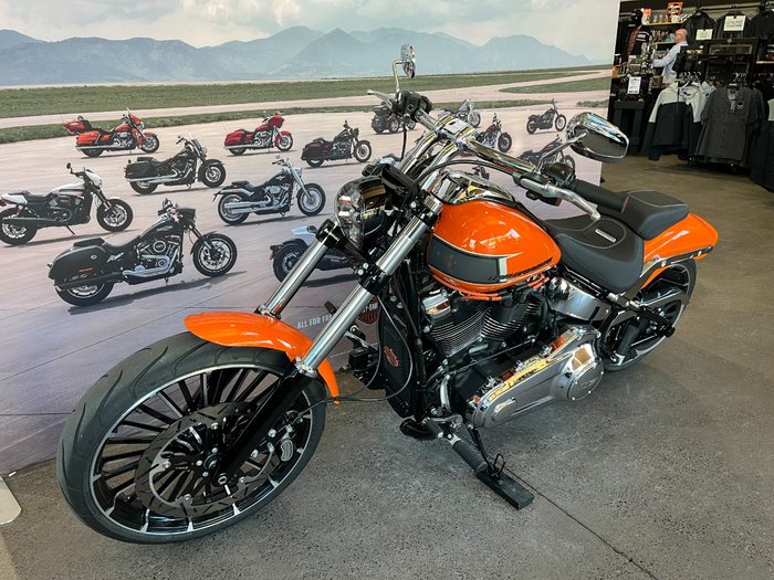 2023 Harley-davidson FXBR BREAKOUT (117) BAJA ORANGE