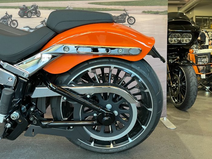 2023 Harley-davidson FXBR BREAKOUT (117) BAJA ORANGE