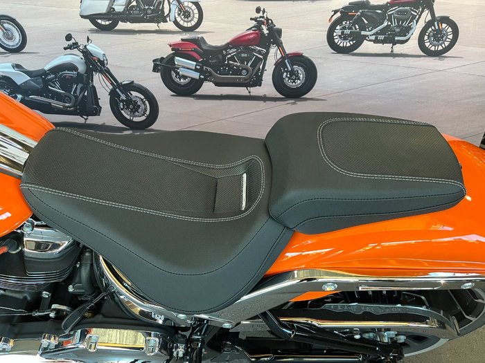 2023 Harley-davidson FXBR BREAKOUT (117) BAJA ORANGE