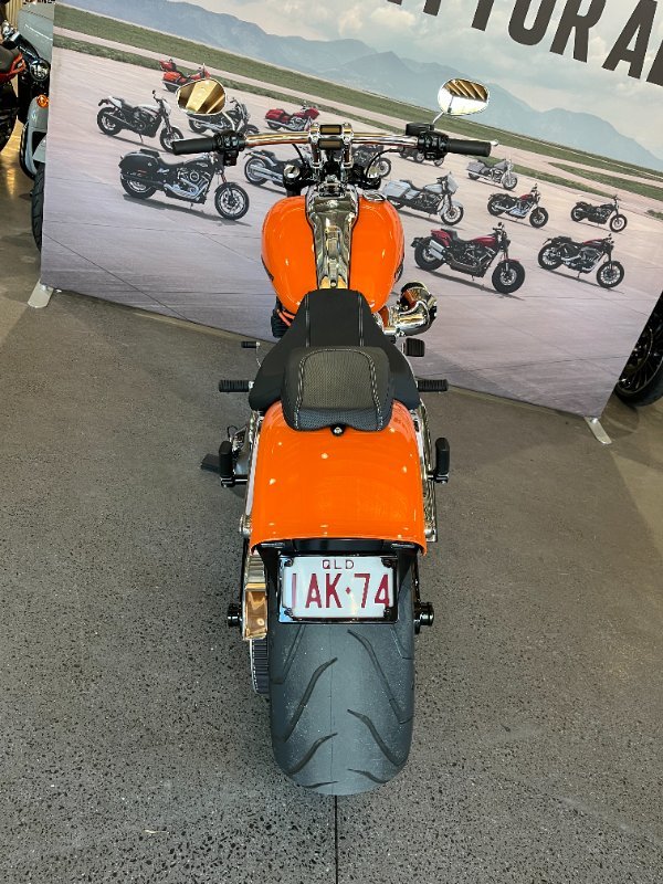 2023 Harley-davidson FXBR BREAKOUT (117) BAJA ORANGE