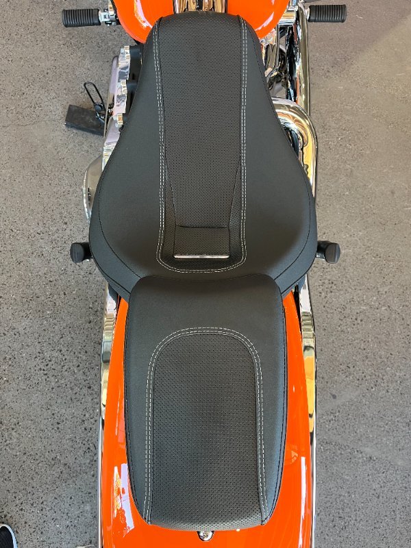 2023 Harley-davidson FXBR BREAKOUT (117) BAJA ORANGE