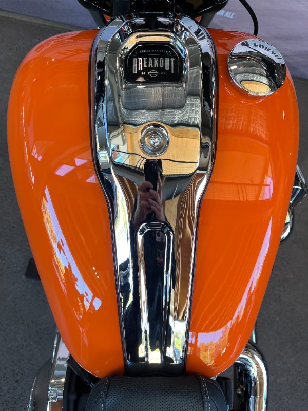 2023 Harley-davidson FXBR BREAKOUT (117) BAJA ORANGE