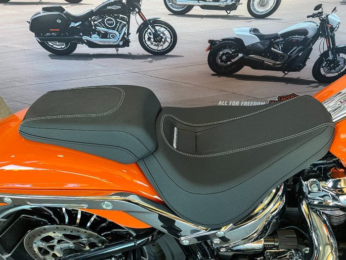 2023 Harley-davidson FXBR BREAKOUT (117) BAJA ORANGE