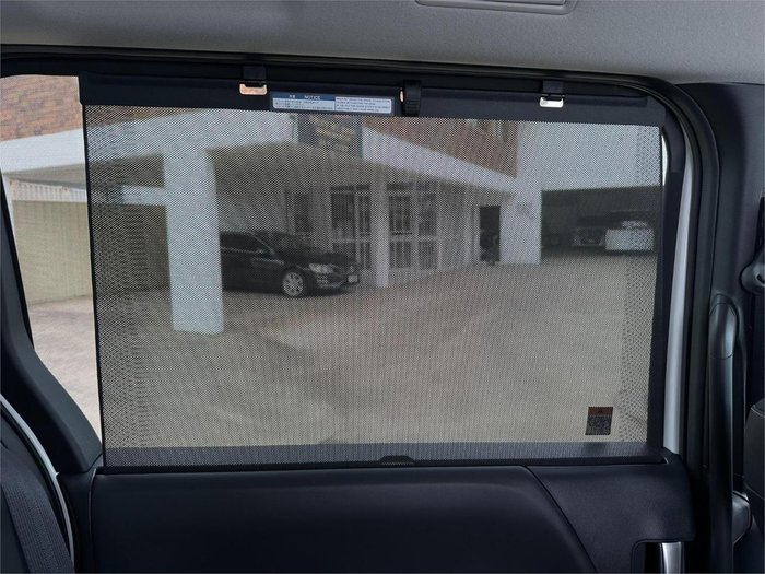 2025 Toyota Noah Hybrid X