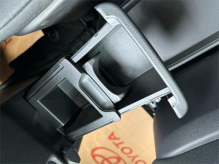 2025 Toyota Noah Hybrid X