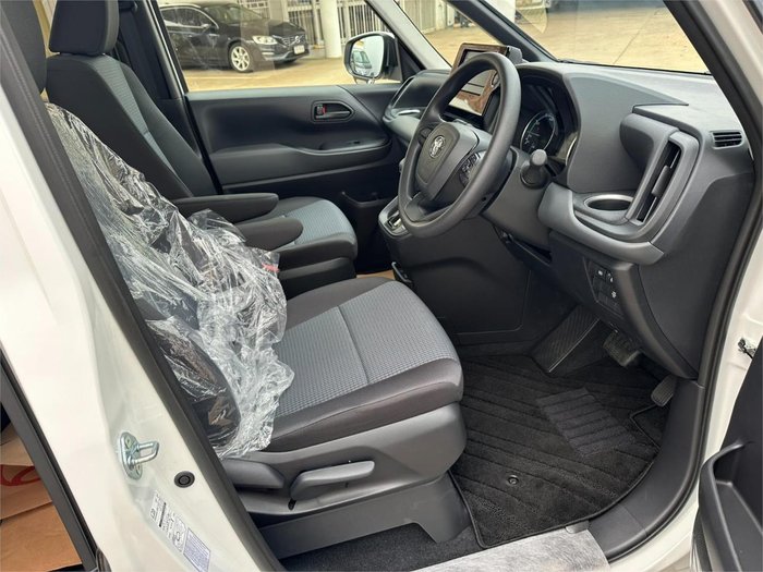 2025 Toyota Noah Hybrid X