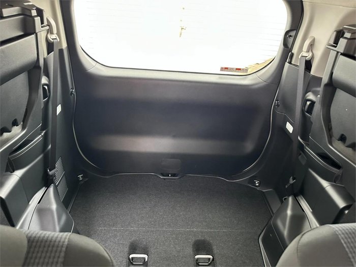 2025 Toyota Noah Hybrid X