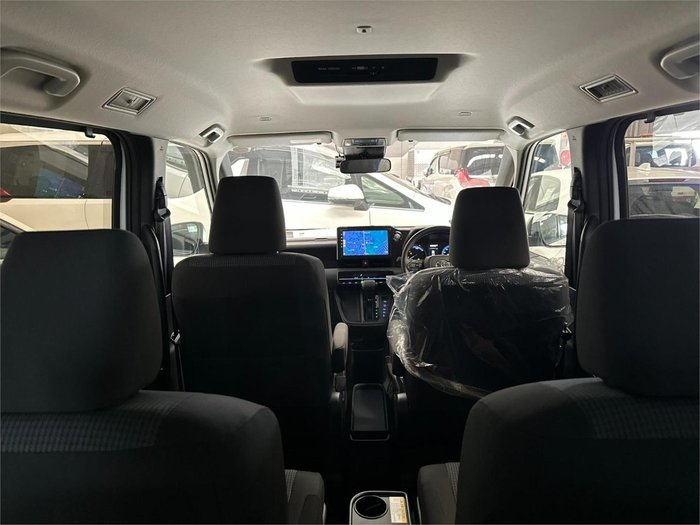 2025 Toyota Noah Hybrid X