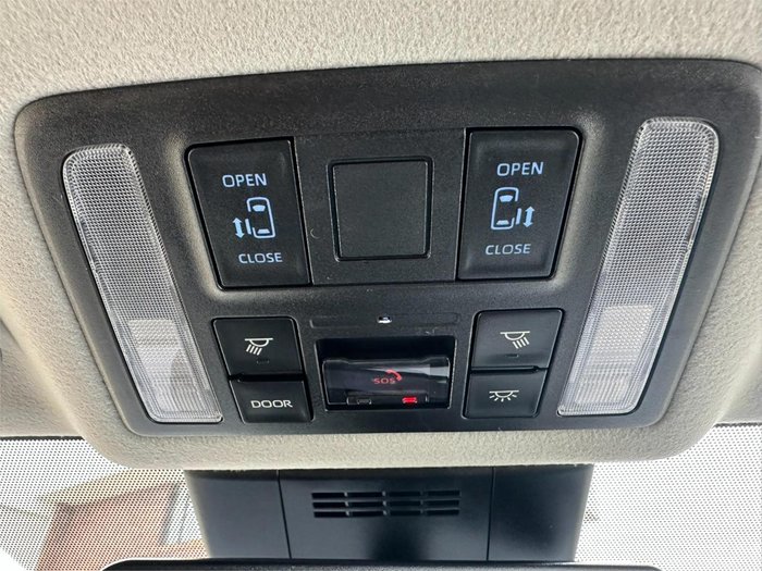 2025 Toyota Noah Hybrid X