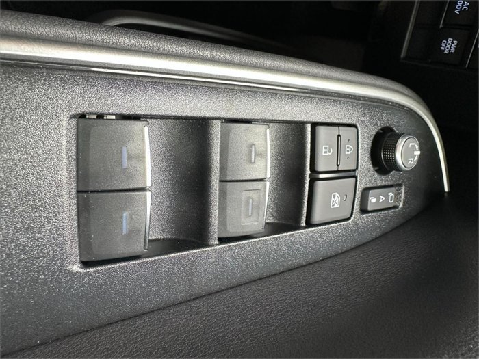 2025 Toyota Noah Hybrid X