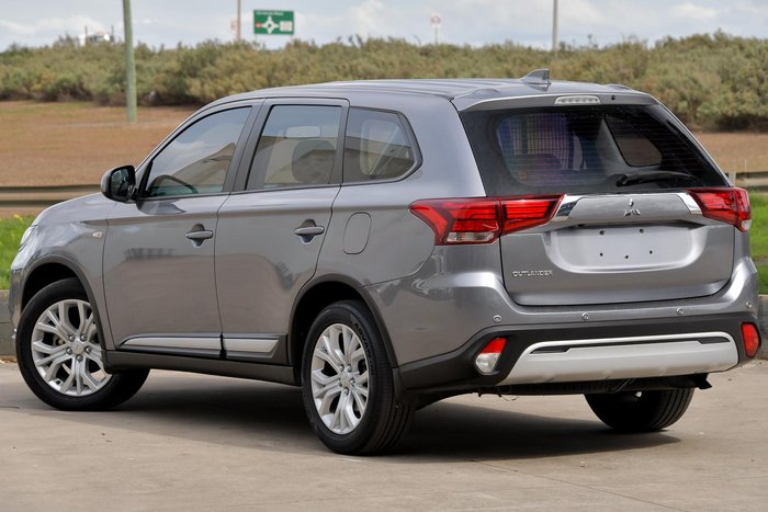2021 Mitsubishi Outlander ES