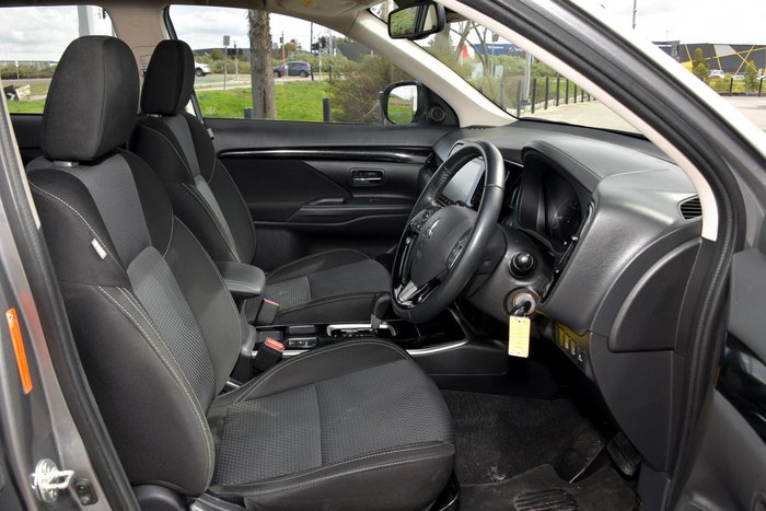 2021 Mitsubishi Outlander ES