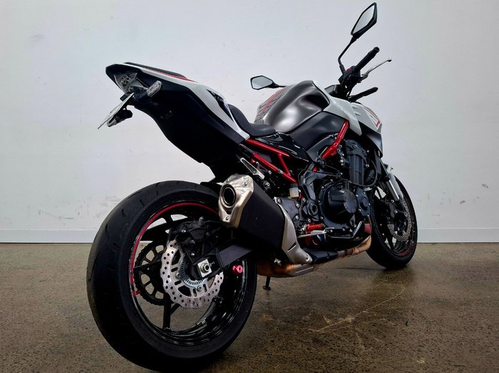 2021 Kawasaki 2021 Kawasaki 900CC Z900 SUPERNAKED (ZR900) SPORTS Silver