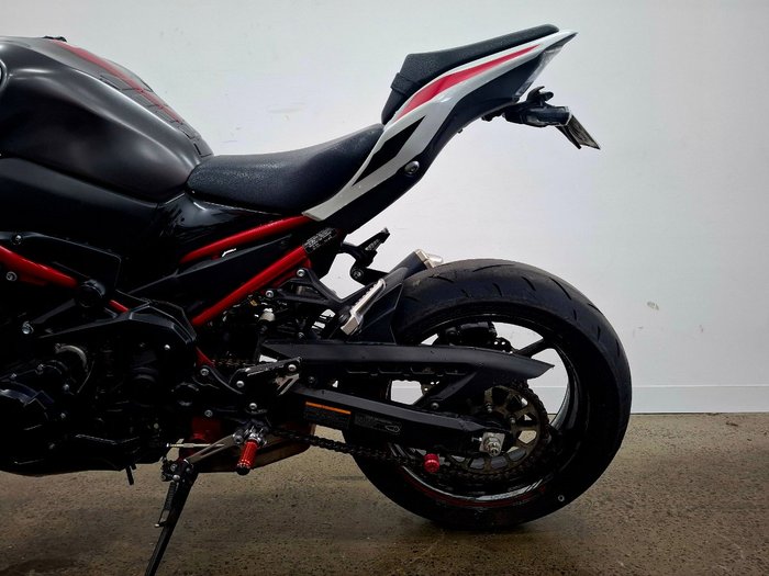 2021 Kawasaki 2021 Kawasaki 900CC Z900 SUPERNAKED (ZR900) SPORTS Silver