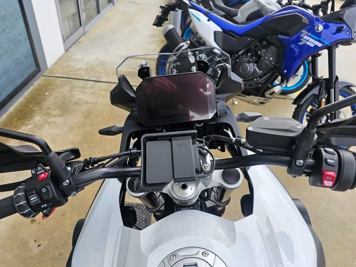 2025 BMW Motorrad F 800 GS White