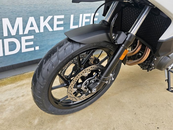 2025 BMW Motorrad F 800 GS White