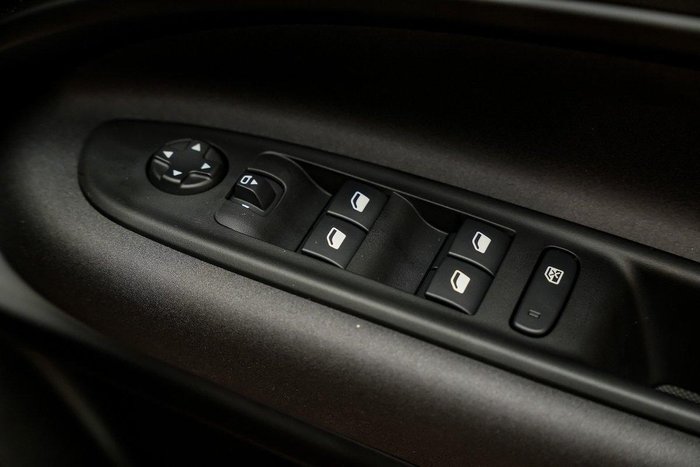 2025 Alfa Romeo Junior Ibrida