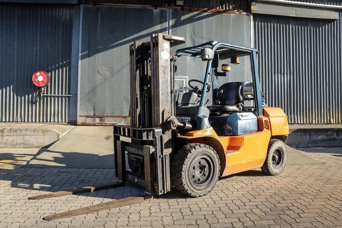 2002 Toyota 02-7Fg35 3.5T Forklift Orange