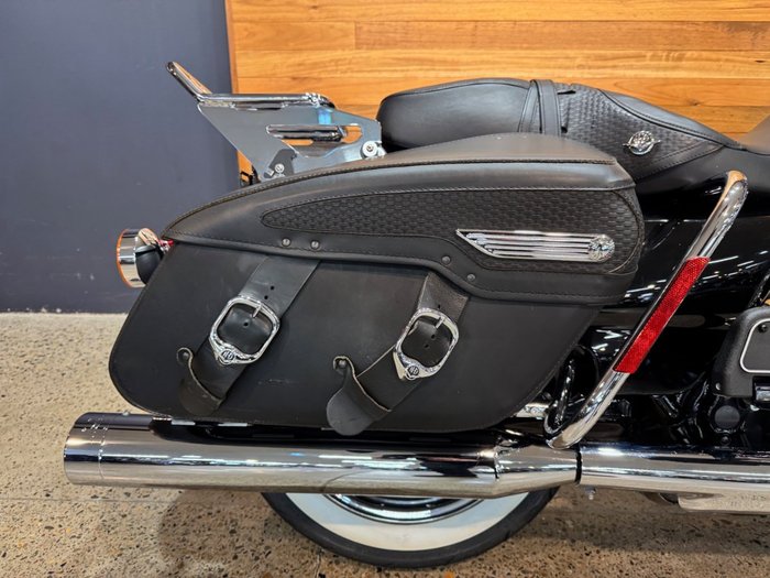 2013 Harley-davidson FLHR ROAD KING Black