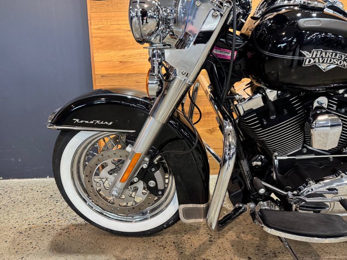 2013 Harley-davidson FLHR ROAD KING Black