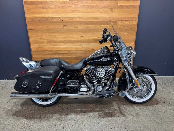 2013 Harley-davidson FLHR ROAD KING Black