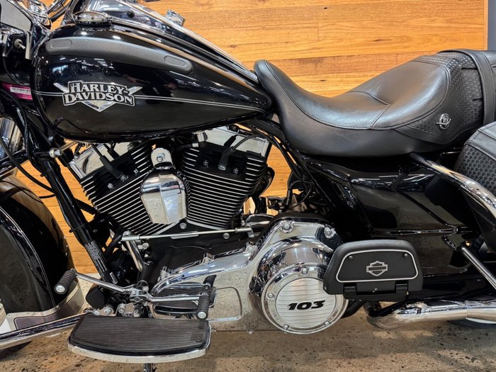 2013 Harley-davidson FLHR ROAD KING Black