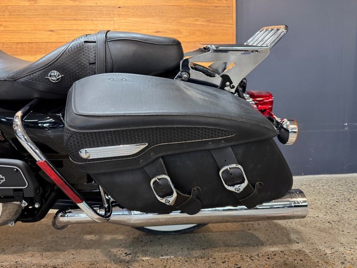 2013 Harley-davidson FLHR ROAD KING Black