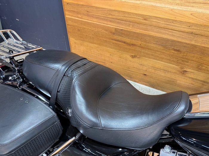 2013 Harley-davidson FLHR ROAD KING Black